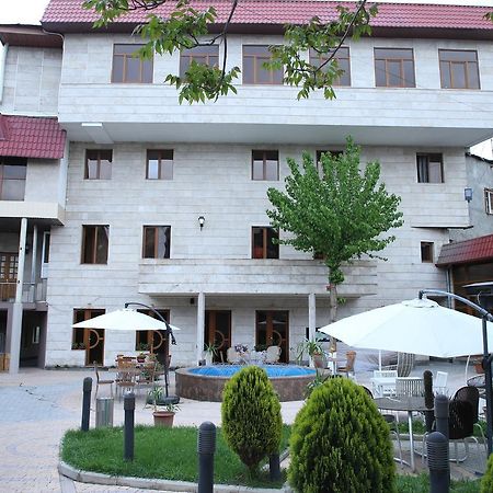 Aratta Hotel Арґаванд Екстер'єр фото