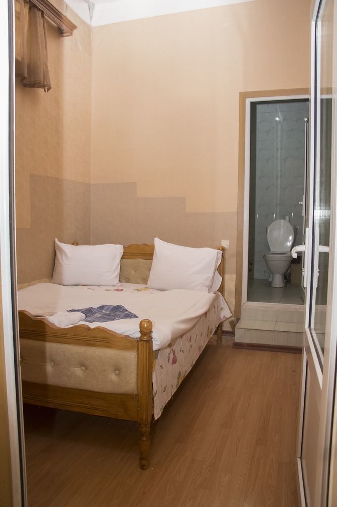 Aratta Hotel Арґаванд Екстер'єр фото