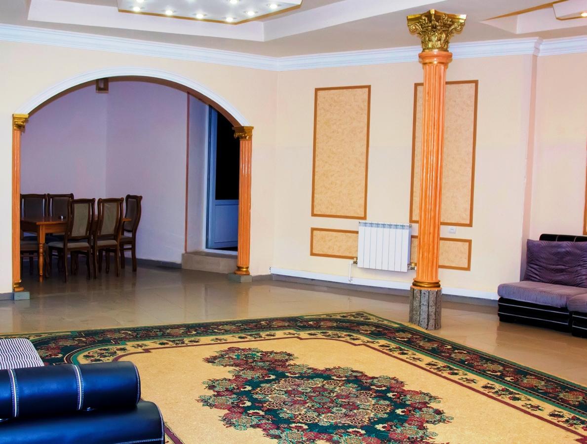 Aratta Hotel Арґаванд Екстер'єр фото
